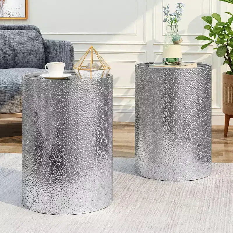 Okak Modern Round End Table with Hammer Marks Cylindrical Side Table with Groove Design Couch Table for Living Room Bedroom Set of 2